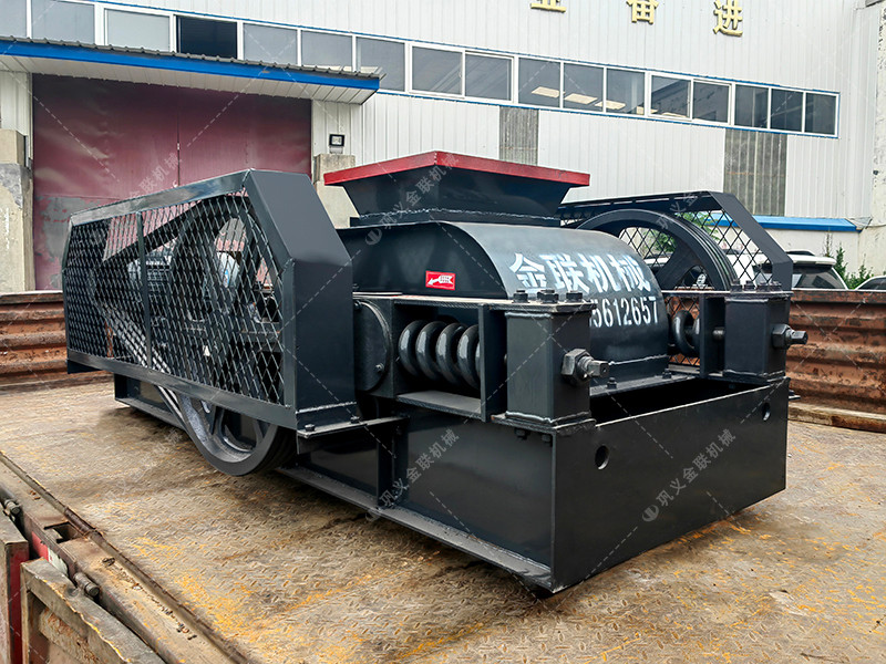 2PG400x400小型對輥破碎機發(fā)往福建泉州破碎瓜子石